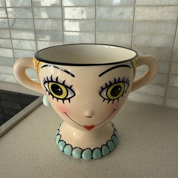 Cosmos Gifts Ceramic Lady Mug & Teapot Butterfly Lid – Tea for One – 7.25” Tall - Picture 5 of 9